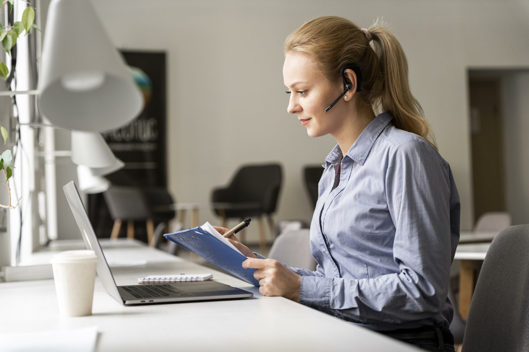Optimisation du support client avec une solution de Centre de contacts ...